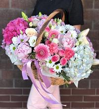 Цветочная композиция из Розы, Хризантемы, Пионы и Лизиантусы в корзине #REPLACE_PRED# Юго-Северной